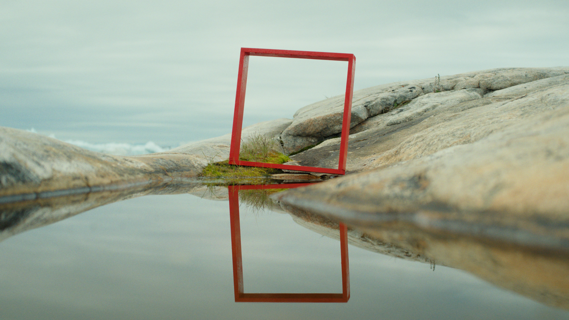 Observer_film still_RedSquare_Greenland (3)